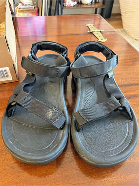 Teva Hurricane XLT2 Black Sandals US 7